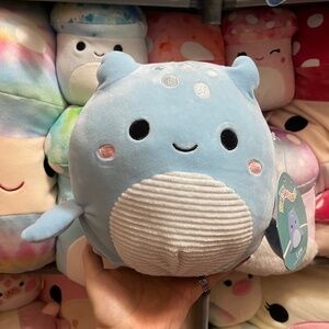 Lune squishmallow